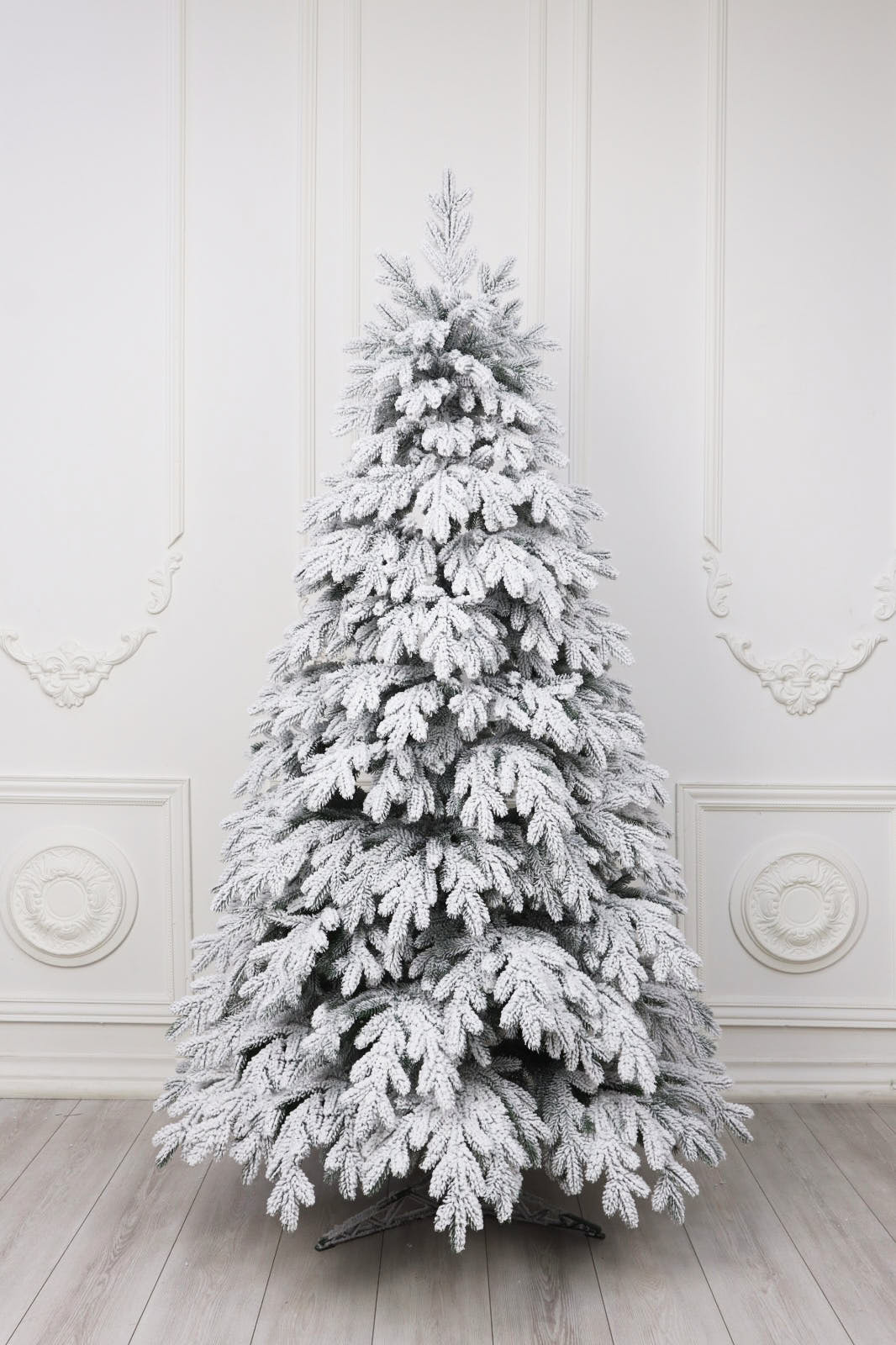 Ель "Амурская Премиум" заснеженная