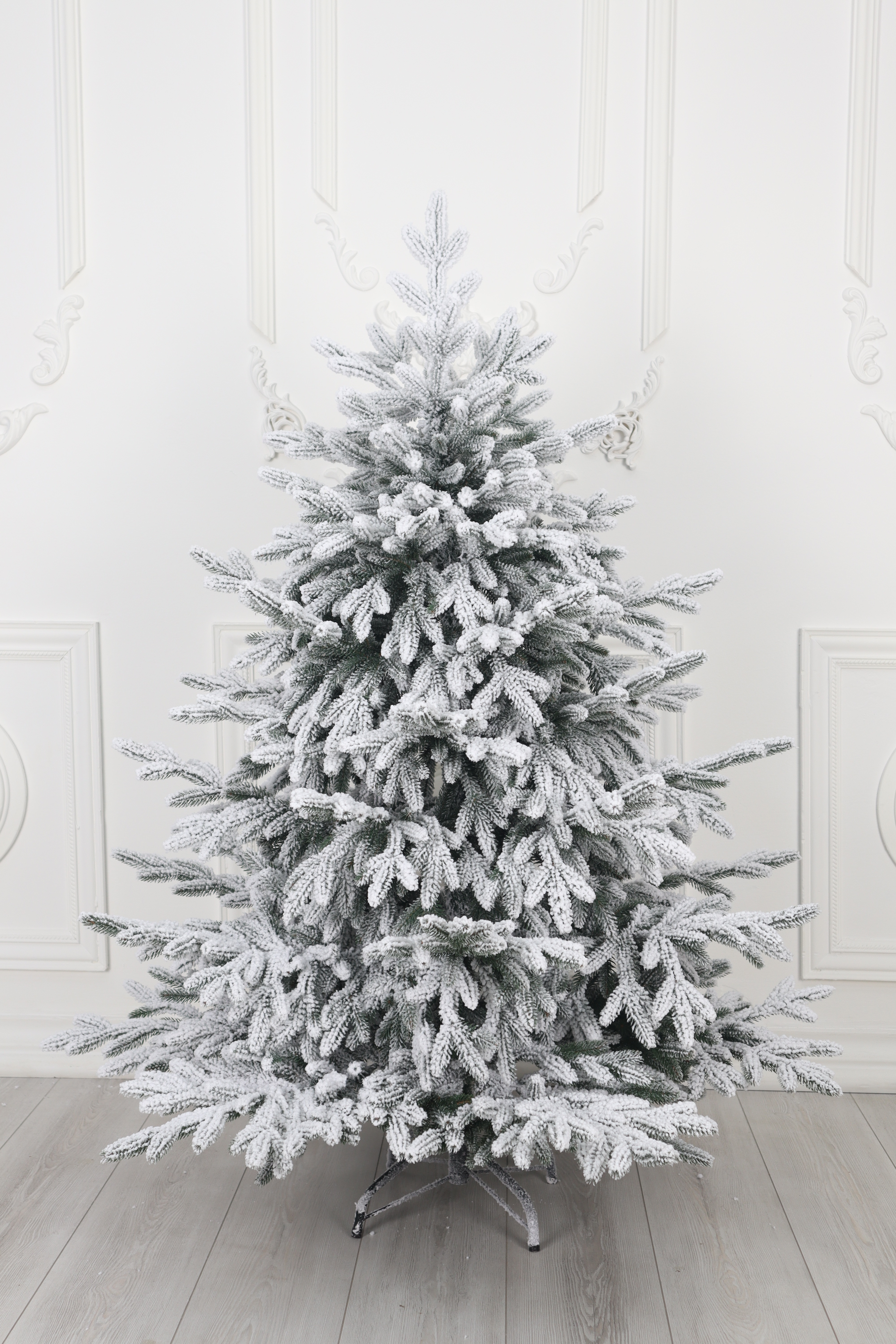 Ель "Царская Премиум" (зонтик) заснеженная в коробке