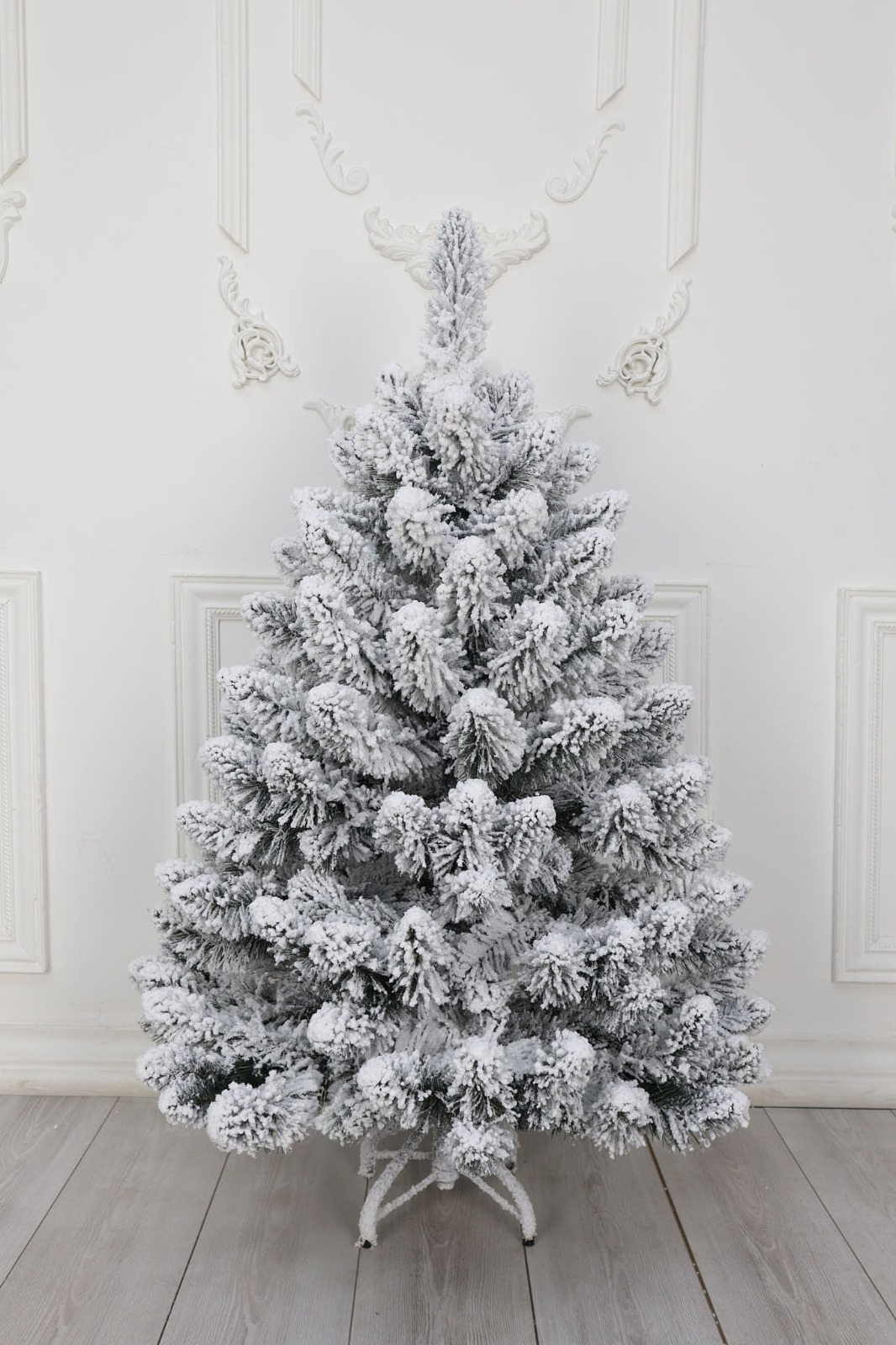 Ель "Кавказская Люкс" заснеженная  в коробке