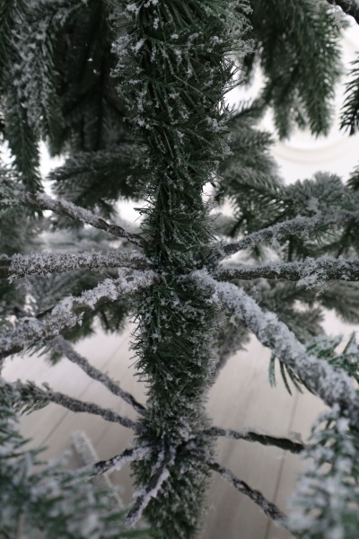 Ель "Амурская Премиум" заснеженная 2,3м Ель "Амурская Премиум" заснеженная 2,3м