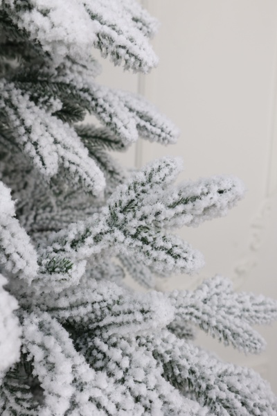 Ель "Байкальская Премиум" заснеженная 2,3м Ель "Байкальская Премиум" заснеженная 2,3м