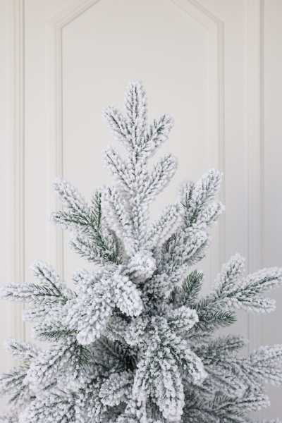 Ель "Амурская Премиум" заснеженная 2,3м Ель "Амурская Премиум" заснеженная 2,3м