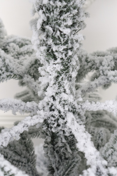 Ель "Байкальская Премиум" заснеженная 2,3м Ель "Байкальская Премиум" заснеженная 2,3м