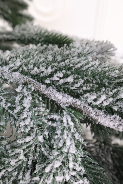 Ель "Амурская Премиум" заснеженная 2,3м Ель "Амурская Премиум" заснеженная 2,3м