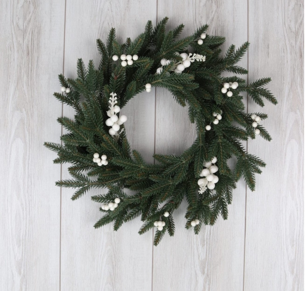 Рождественский венок "Итальянский с белыми ягодами"