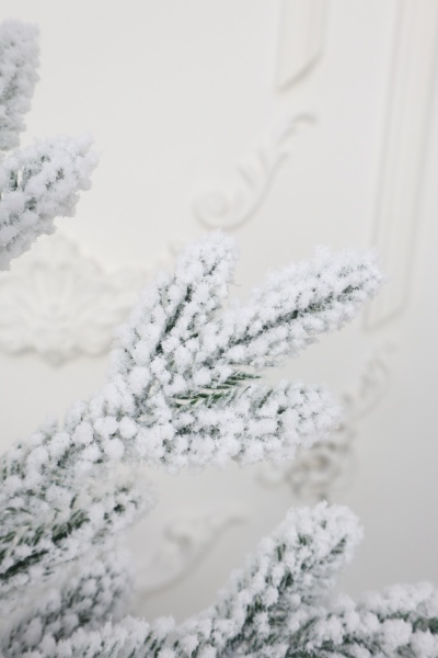 Ель "Байкальская Премиум" заснеженная 1,5м