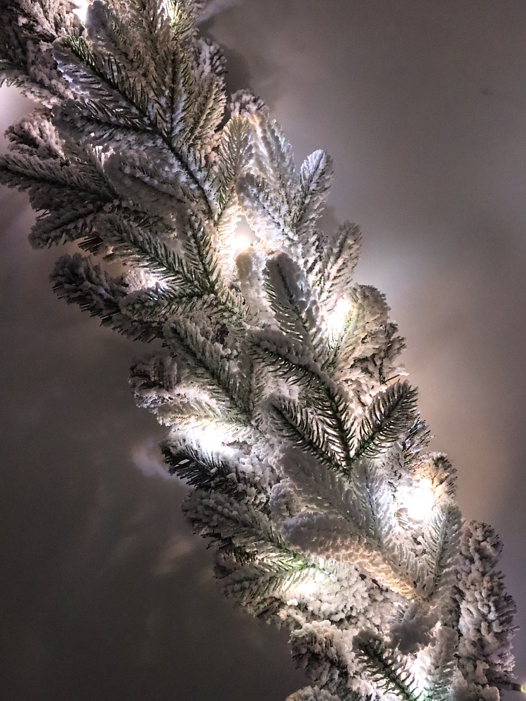 Гирлянда еловая «Метелица» Led 2.8 м