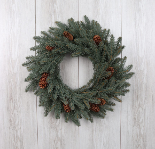 Рождественский венок "Датский голубой с шишками"