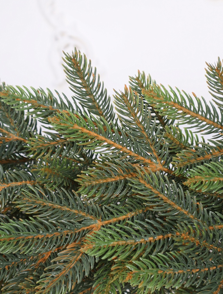 Гирлянда еловая «Императрица двухцветная» 2,0 м в коробке