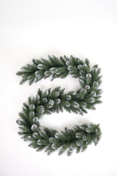 Гирлянда еловая ПВХ с белыми кончиками 2,0 м в коробке