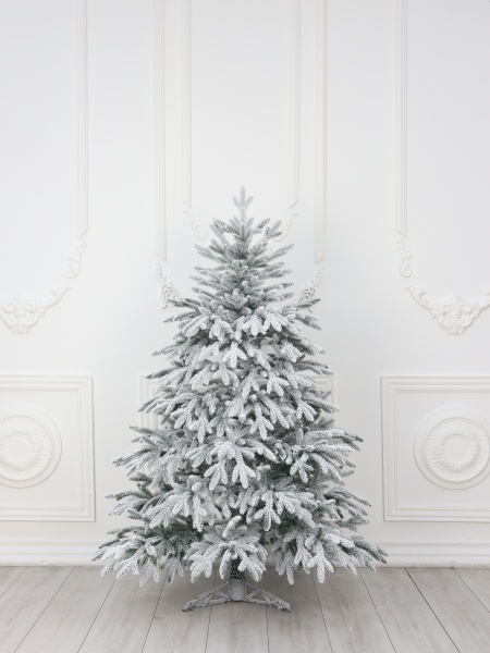 Ель "Байкальская Премиум" заснеженная 1,5м