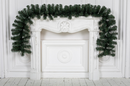 Еловая гирлянда d38 см +/- 1 см 2,7м + 30см (21,5см)  204 вет.