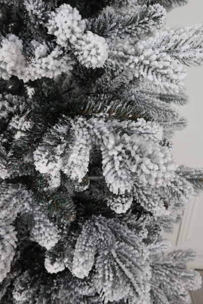 Ель "Венецианская" заснеженная (зонтик) 2,4 м