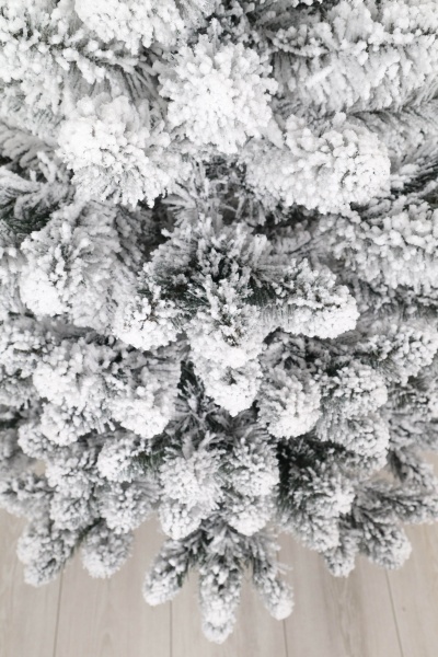 Ель "Кавказская Люкс" заснеженная  1,4 м.