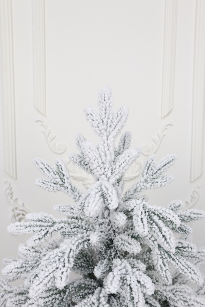 Ель "Байкальская Премиум" заснеженная 1,5м