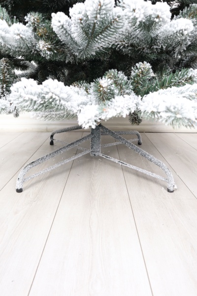 Ель "Венецианская" заснеженная (зонтик) 2,8 м