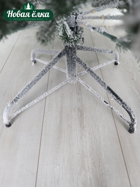 Ель "Метелица" заснеженная 2,15 м